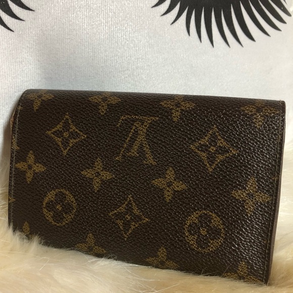 ⭕️SALE⭕️ Auth LV Porte Monnaie Billets Tresor - Picture 2 of 8